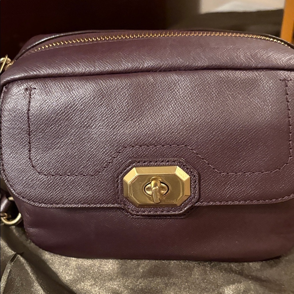 Coach Campbell Turnlock Leather Camera bag - Picture 2 of 13